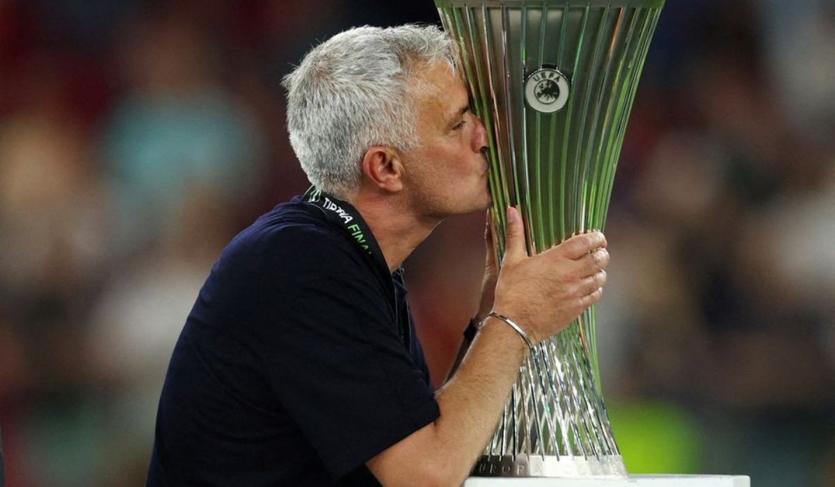 Jose Mourinho Wins Yet Another European Trophy As Roma Beat Feyenoord 